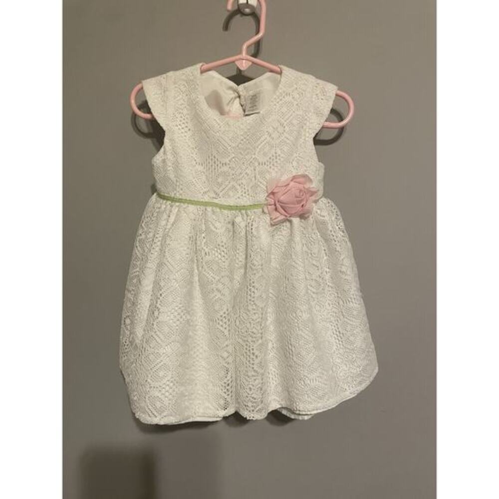 George White Lace Dress Preowned 24 months‎
